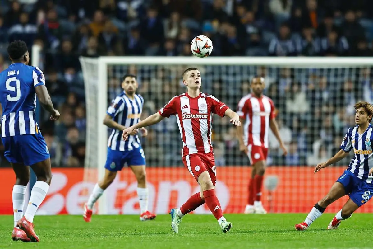 Olympiacos đặt niềm tin lớn vào Mouzakitis